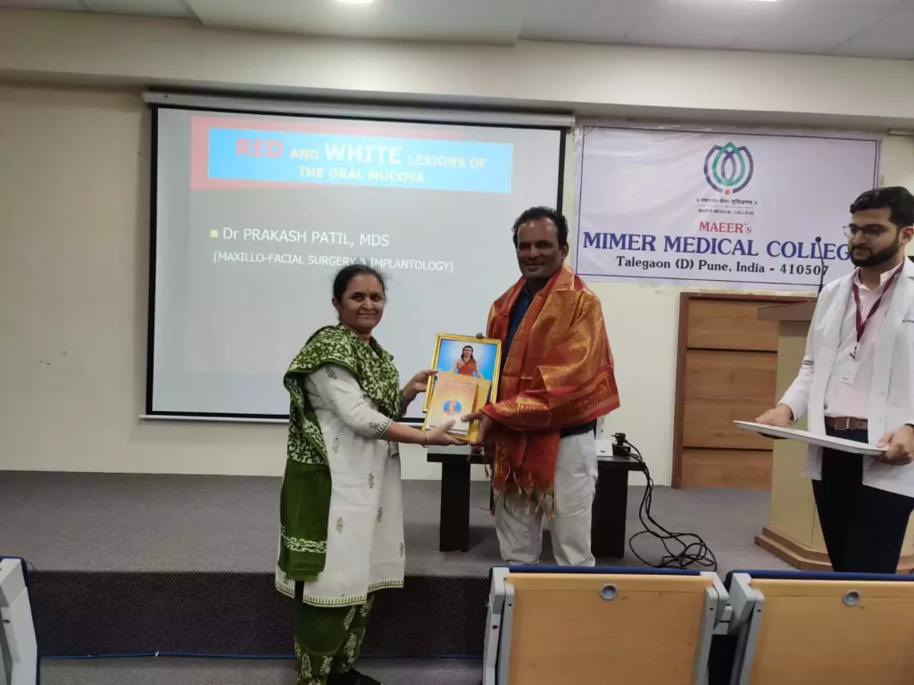 Face N International Dental Clinic in Nigdi Guest lecturer in MIMER Medical Collage5